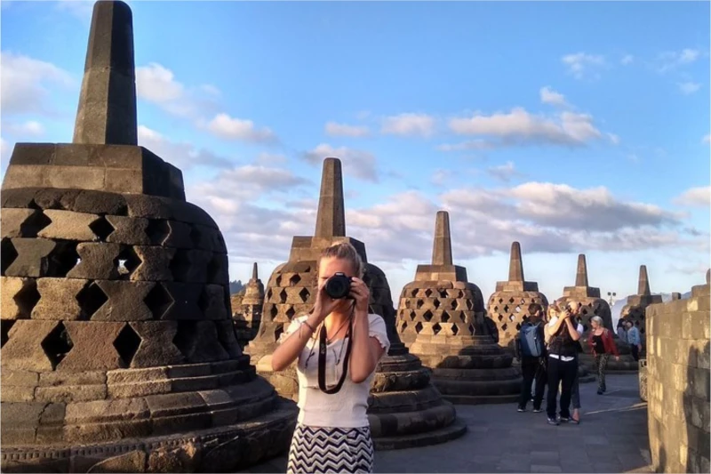 Yogyakarta: Borobudur & Prambanan Guided Tour with Entry Fee