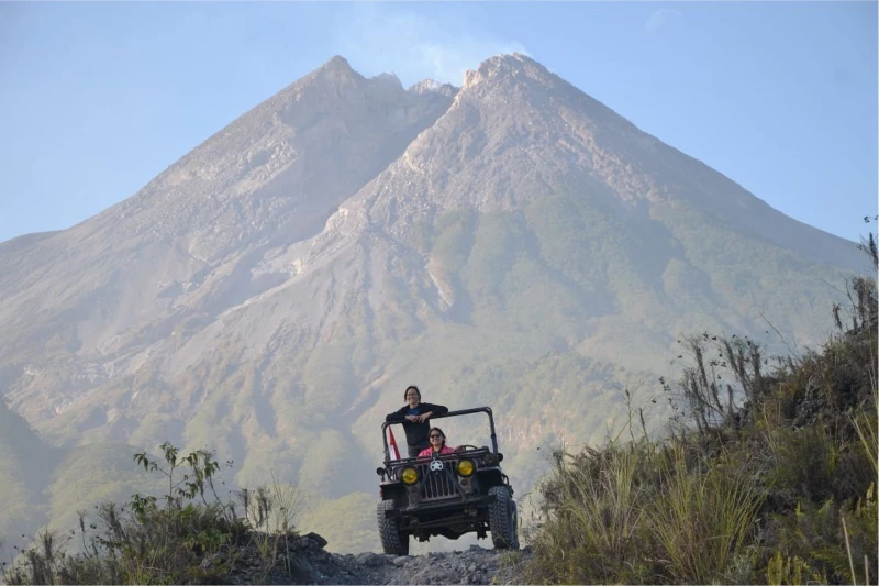 merapi-sunrise-jomblang-timang-beach-day-tour-with-entry-fee