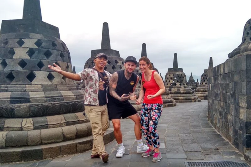 Yogyakarta: Personalized Private Guided Exploration