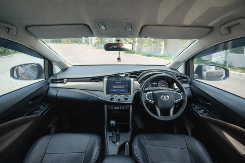 sewa-innova-reborn-jogja-include-bbm-dan-driver