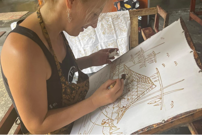 Yogyakarta: 2-hour Batik Making Course with Souvenir