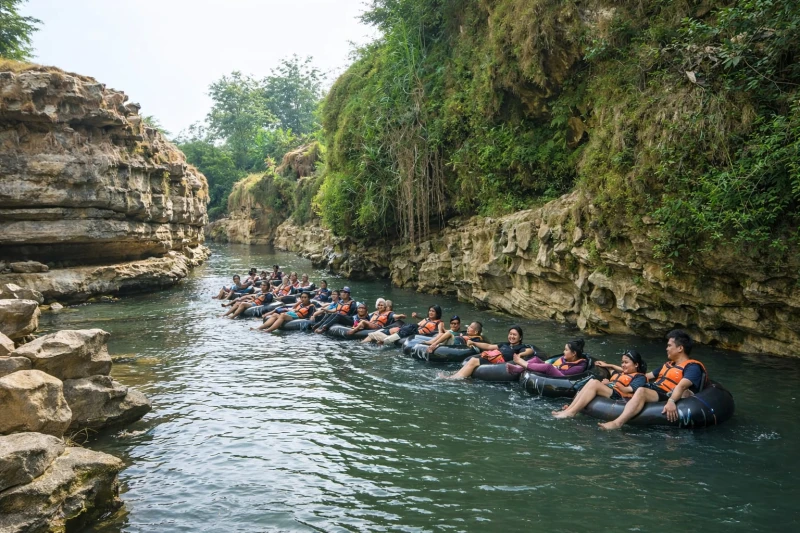 paket-all-include-1-hari-cave-tubing-watulawang-pinus-pengger-heha-skyview