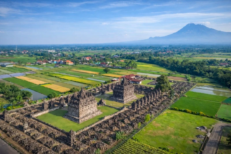 2d1n-yogyakarta-private-tour-borobudur-prambanan-merapi-sunrise